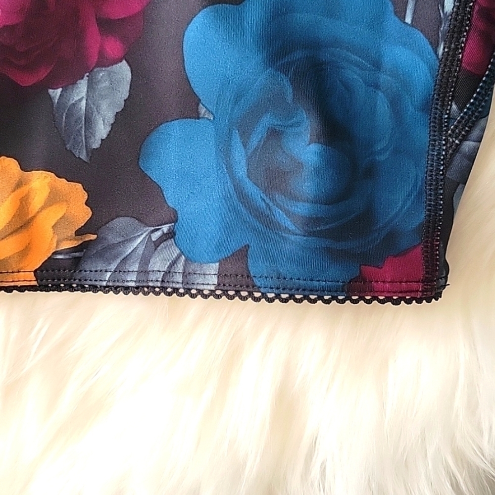 Women's Nike Training Shorts - Picture 5 of 6